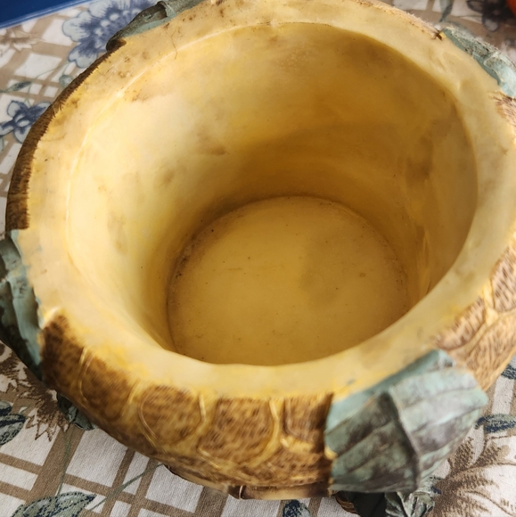 Unique Pineapple Style Box - Picture 6 of 7